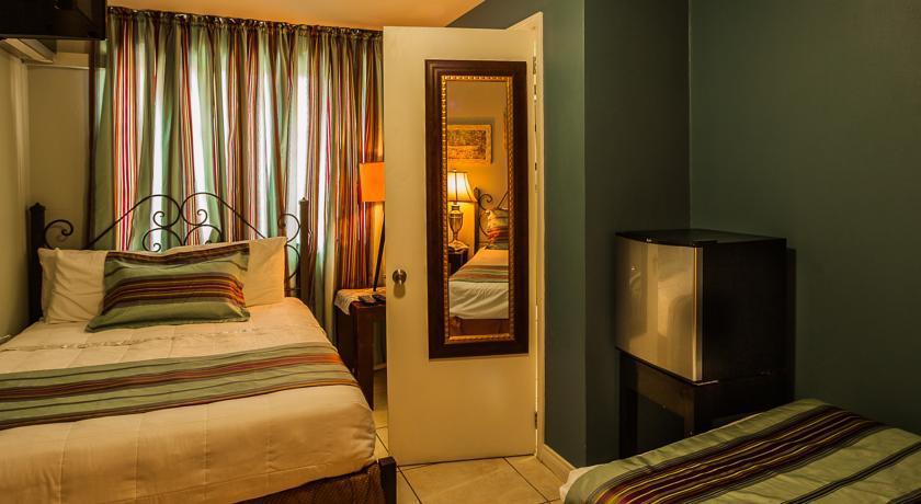 Inn At 87 Port of Spain Екстериор снимка