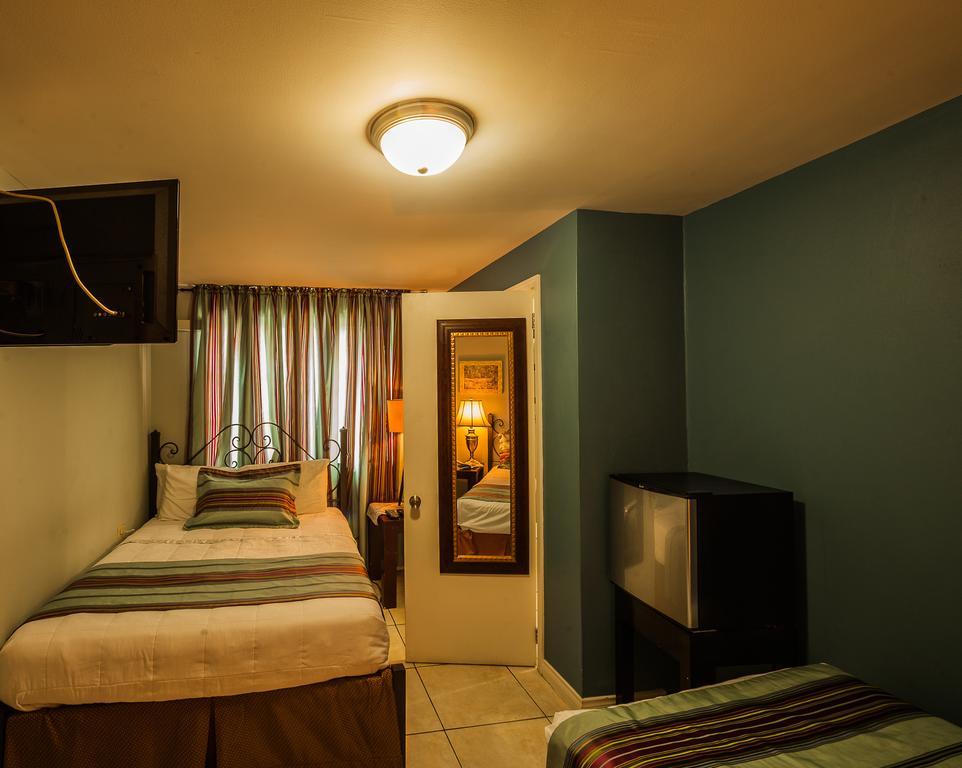 Inn At 87 Port of Spain Екстериор снимка