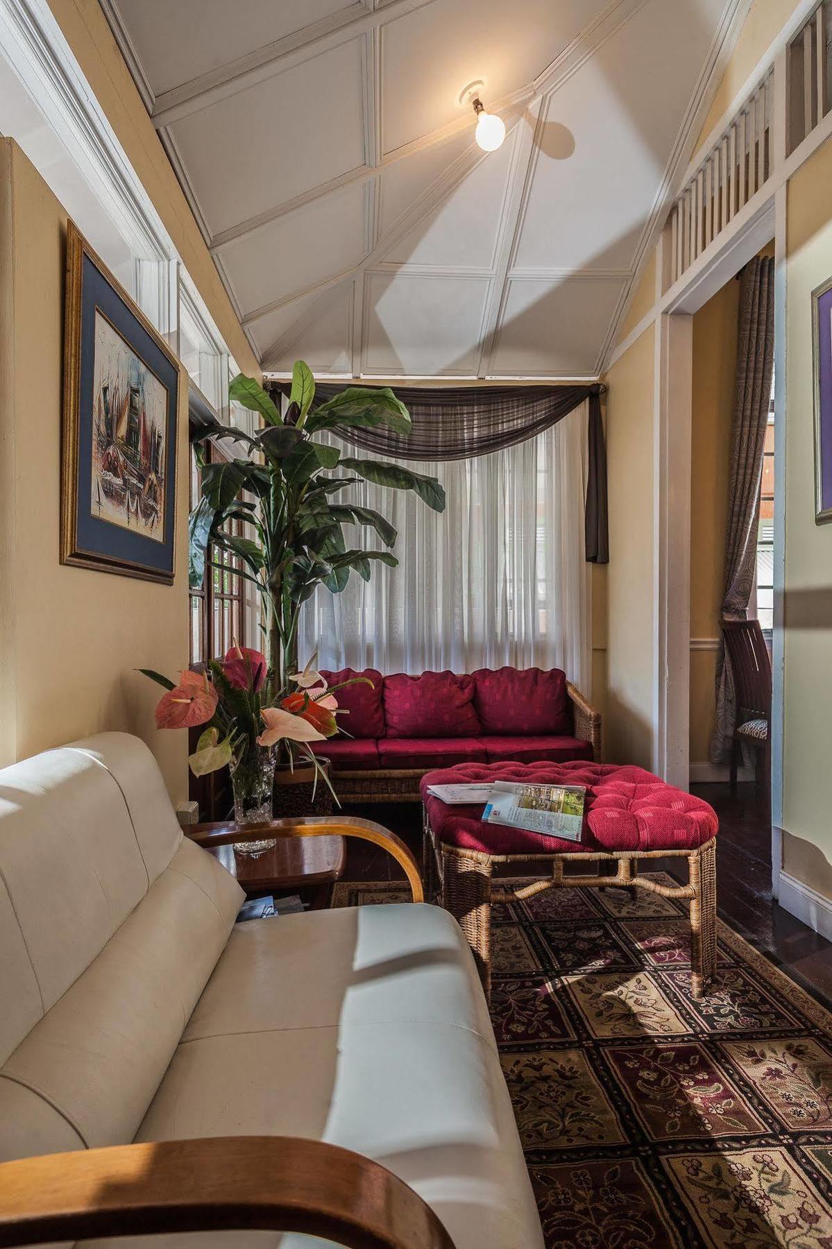 Inn At 87 Port of Spain Екстериор снимка