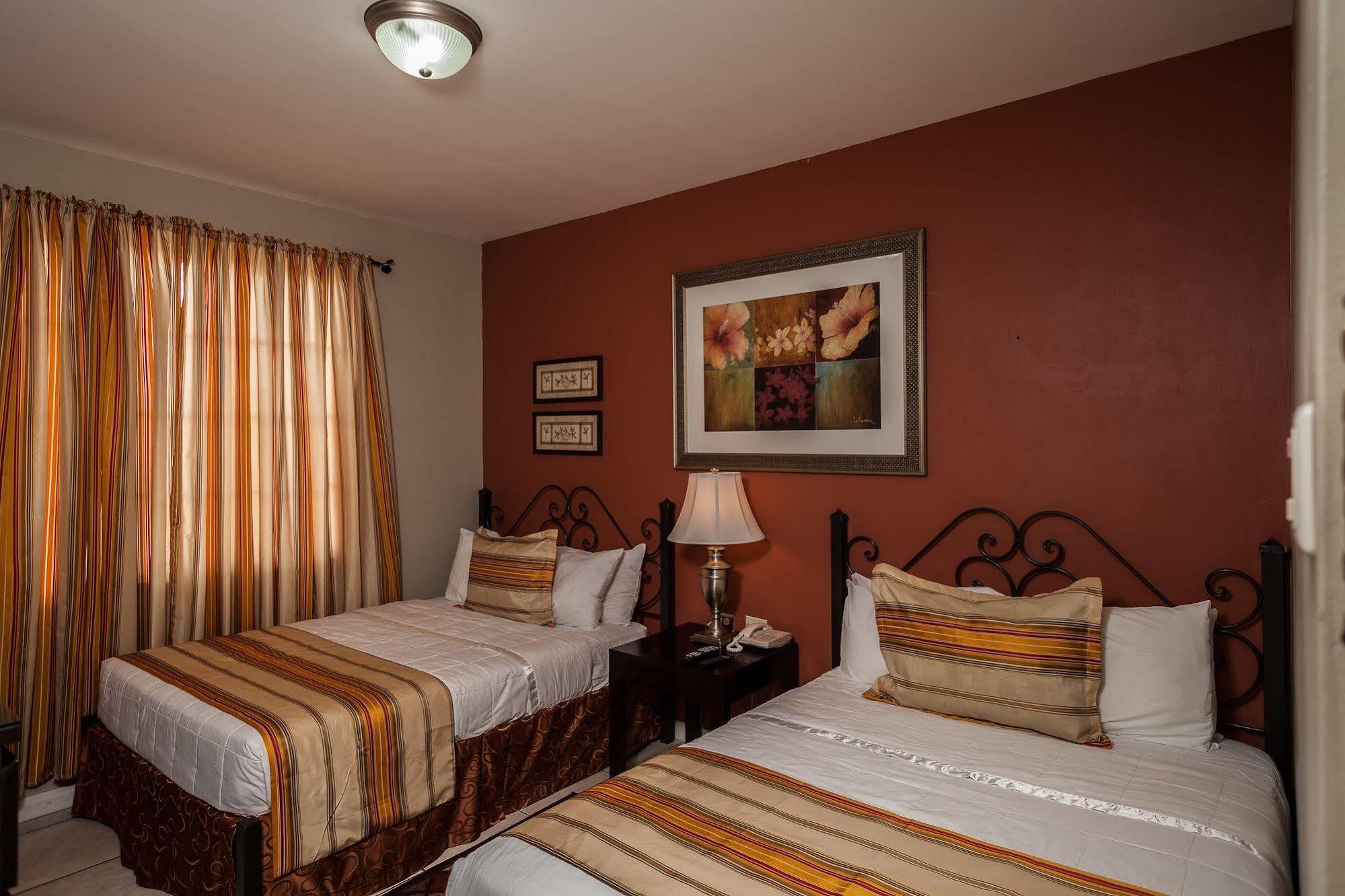 Inn At 87 Port of Spain Екстериор снимка