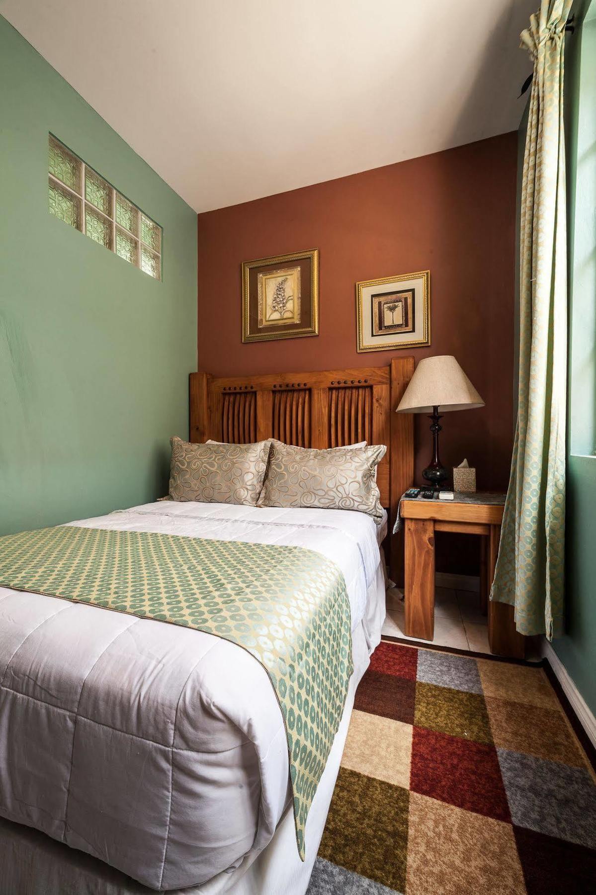 Inn At 87 Port of Spain Екстериор снимка